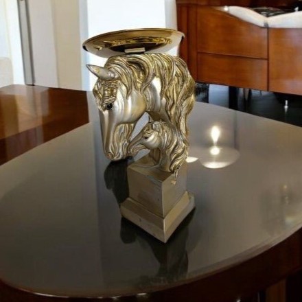 Elegant Horse Tray Table Decor