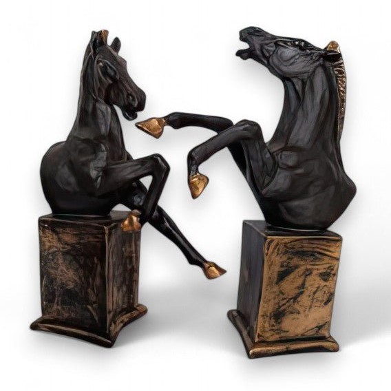 Horse:The Equestrian Embrace Table Decor ( Black )