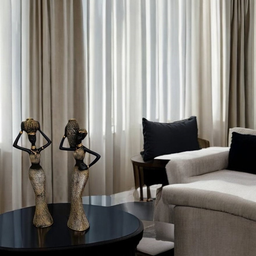 African Lady statute - Image 4