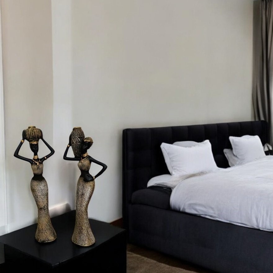 African Lady statute - Image 3